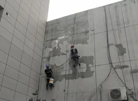 港南楼顶漏水维修公司分享下港南外墙防水的注意事项